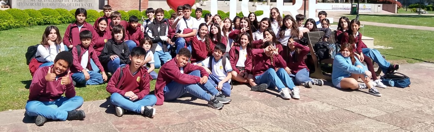 Estudiantes del Colegio Da Vinci